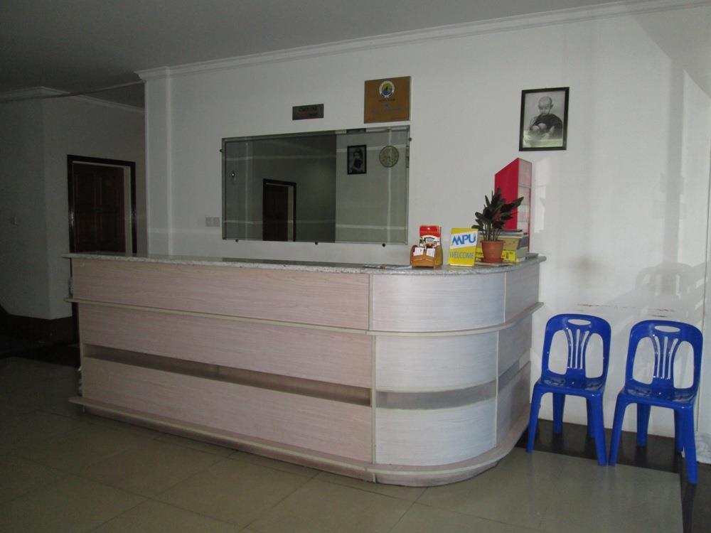 Royal Crown Hotel Yangon Exterior foto