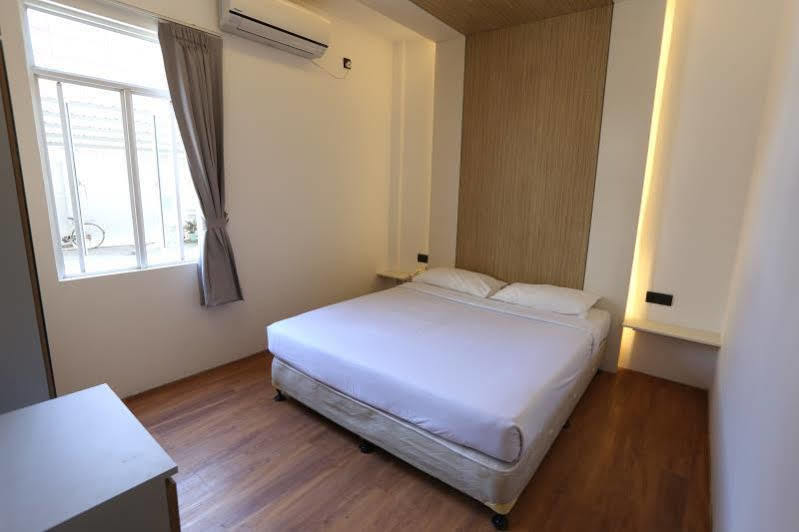 Royal Crown Hotel Yangon Exterior foto